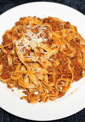 A picture of AUTHENTIC BOLOGNESE SAUCE WITH PASTA. JON STYLE.