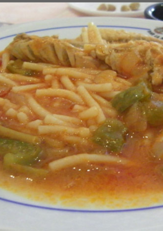 Una foto de Fideos con caballa (típico de la Isla de San Fernando cuna de Camarón)