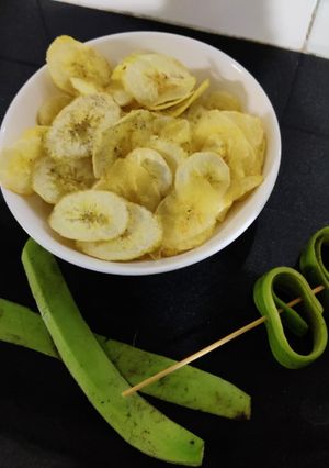 કાચા કેળાની વેફર (Raw Banana Wafer Recipe In Gujarati) રેસીપી મુખ્ય ફોટો