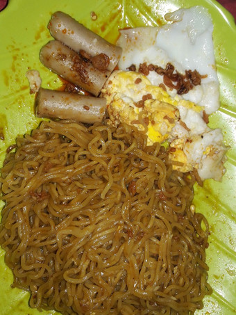 Resep Mie goreng sosis telur Wajib Dicoba