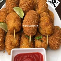A picture of Potato nuggets.