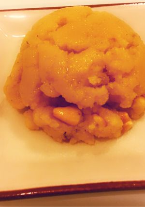 A picture of Poha/Aval Kesari (flattened rice dessert).