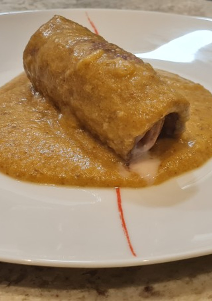 Una foto de Rollitos de ternera en salsa cremosa calabaza y champiñones