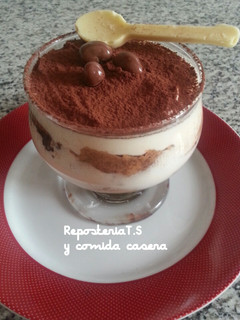Una foto de Copas de tiramisú