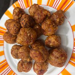 A picture of Vegetable manchurian.