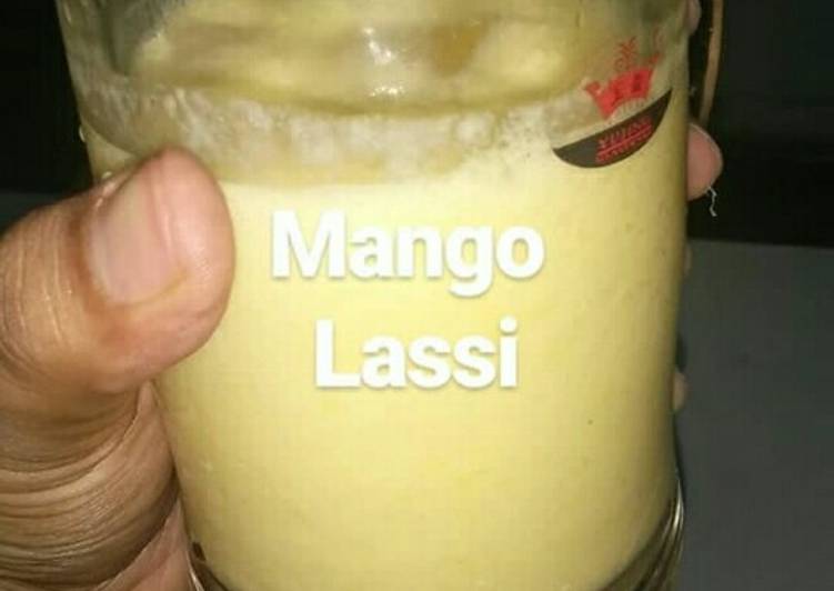 Mango lassi