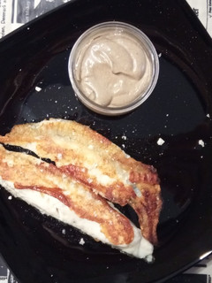 Una foto de Rodaballo a la Plancha con Mayonesa de Boletus y Ajo Negro
