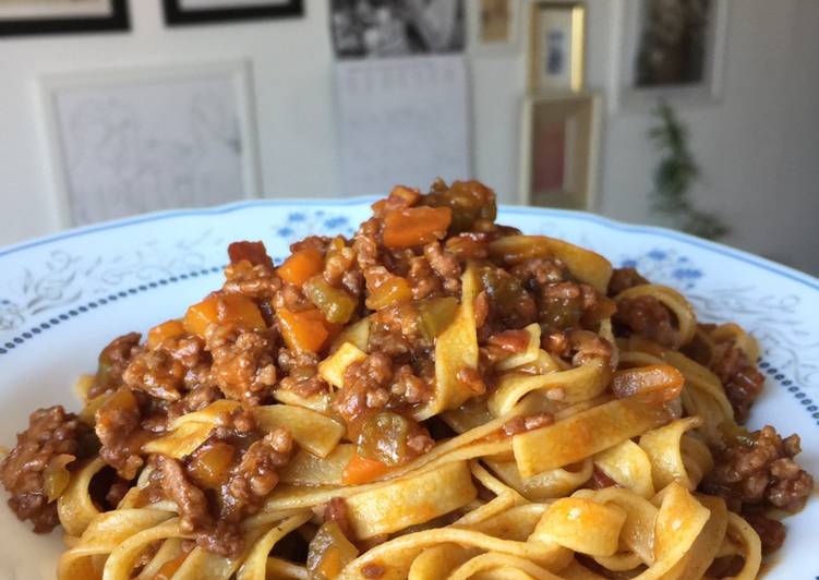 Steps to Make Homemade Tagliatelle alla Bolognese