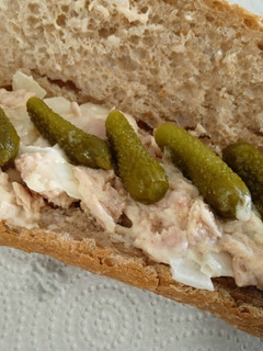 Una foto de Bocata de atún rápido