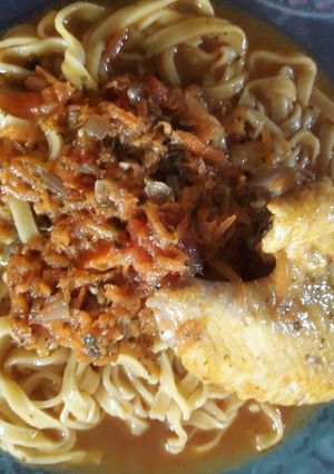 Una foto de Pasta con tuco casero de pollo