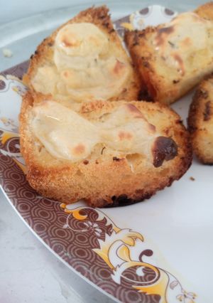 A picture of Garlic bread.