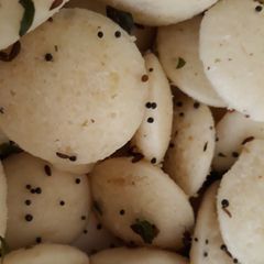 A picture of Tadka idli.