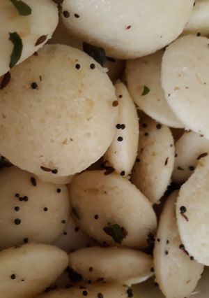 A picture of Tadka idli.