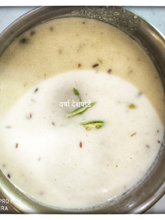शेंगदाणे कढी (Shengdane kadhi recipe in marathi) रेसिपी चे मुख्य फोटो