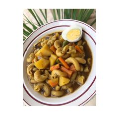 A picture of Macaroni soup.