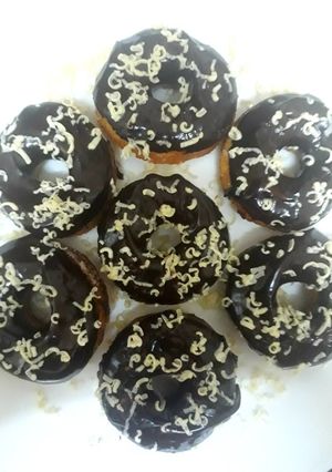 A picture of Yummy eggless doughnuts 😊(easy n quick version).