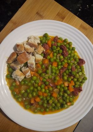 Una foto de Guisantes con chorizo
