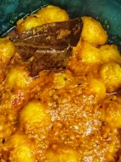 কাশ্মীরী আলুর দম (Kashmiri alur dum recipe in Bengali) রেসিপির প্রধান ছবি