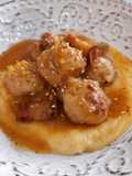 Albóndigas de pollo y limón con cremoso de revolconas