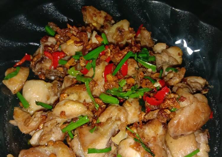 Resep Ayam goreng bawang pedas oleh Elly - Cookpad