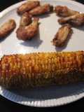 Alitas de pollo con maíz en freidora de aire