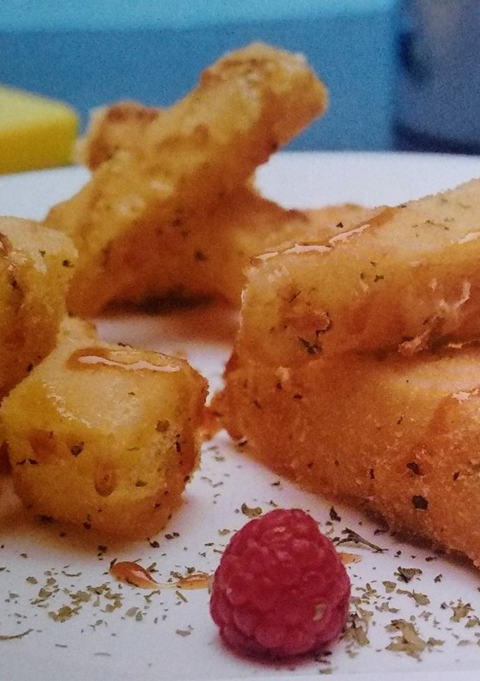 Una foto de Queso empanado a la miel