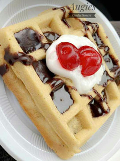 A picture of Sandwich chocolate waffles.