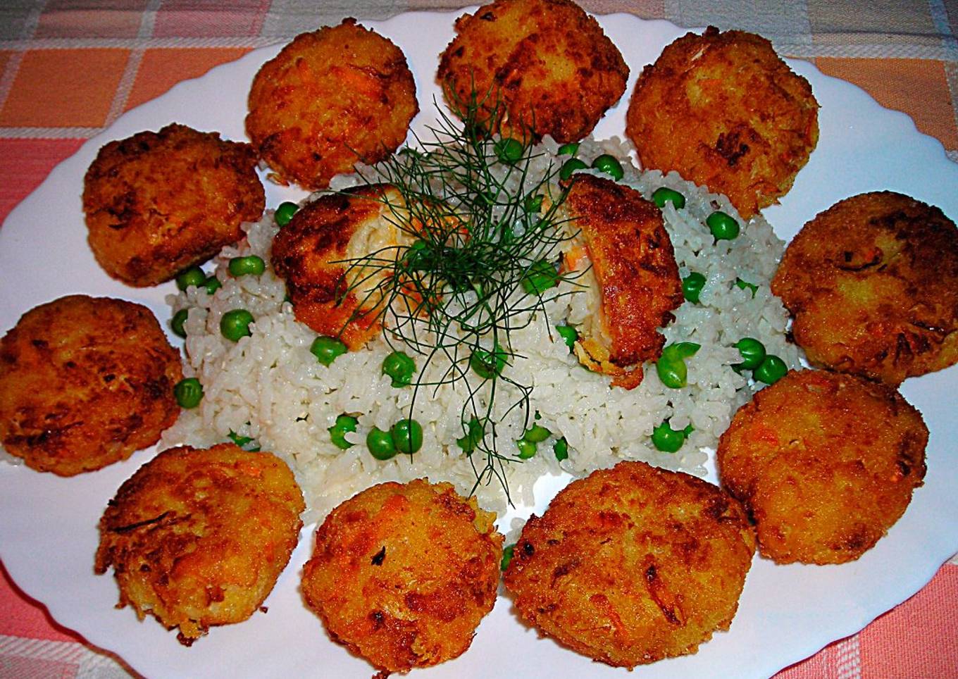 Albóndigas vegetales sobre arroz