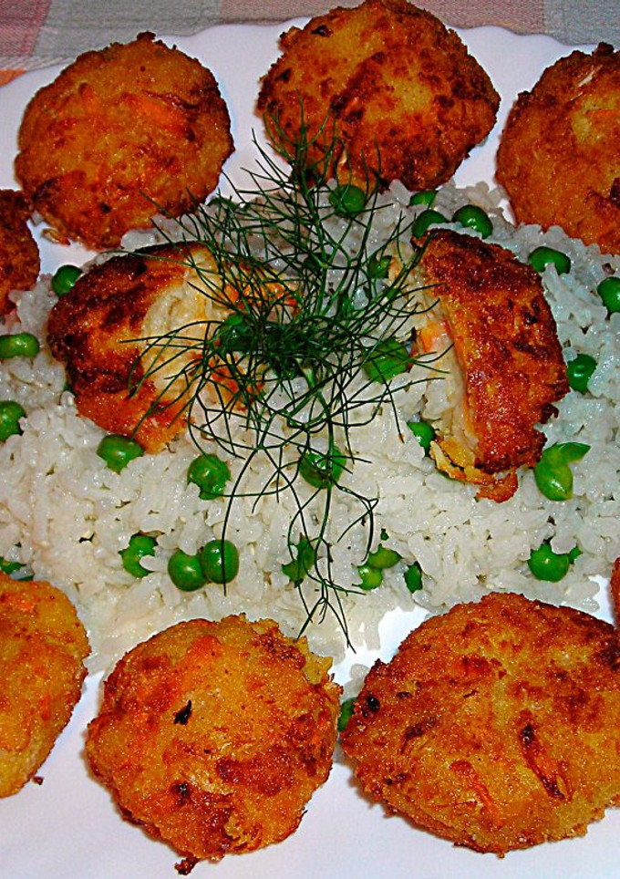Una foto de Albóndigas vegetales sobre arroz