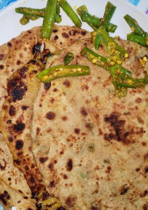 आलू का पराठा (aloo ka paratha recipe in Hindi) रेसिपी मुख्य फोटो