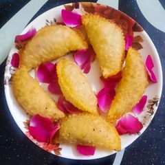 A picture of Mawa gujiya.