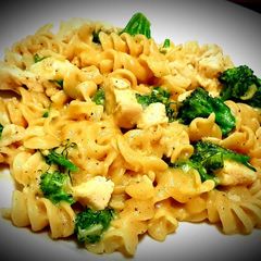 A picture of Cheesy Chicken Broccoli Pasta.
