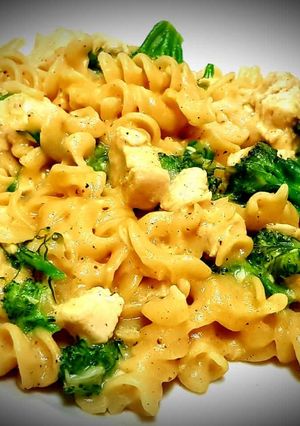 A picture of Cheesy Chicken Broccoli Pasta.