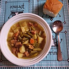 Mom's 🥇Southern Style Green Beans and Potatoes Soup By (Jerr) A picture of Mom's 🥇Southern Style Green Beans and Potatoes Soup By (Jerr).