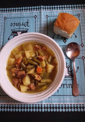 A picture of Mom's 🥇Southern Style Green Beans and Potatoes Soup By (Jerr).