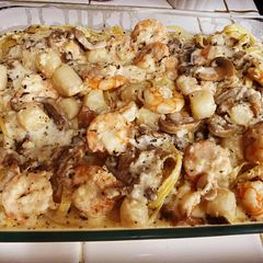A picture of Shrimp-Scallops & Mushroom Fettuccine.