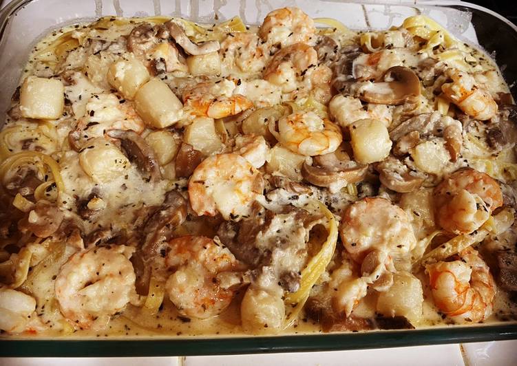 Step By Step Guide to Prepare Super Quick Homemade Shrimp-Scallops &amp; Mushroom Fettuccine