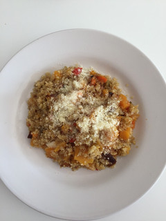 Una foto de Quinoa con verduras
