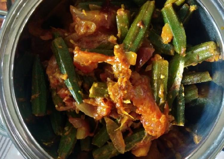 Bhindi and aloo masala