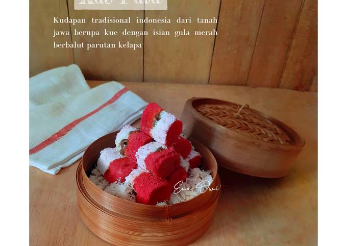 Kue Putu Merah Putih