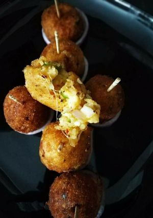 A picture of Poha Cheese Balls.