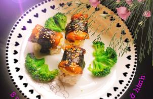 Sushi lươn cuộn khoai Tây nướng mỡ hành