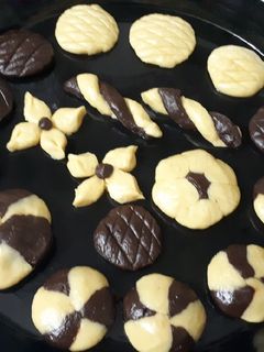 صورة لوصفة بسكويت العشرة دقائق بالزبدة وسهل ويذوب 😋 بالفم