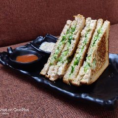 A picture of Healthy Green Sandwiches.