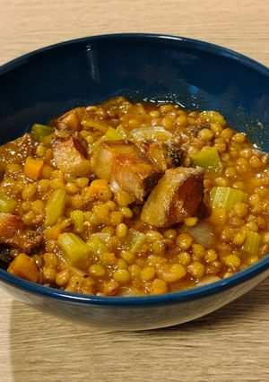 Foto principal de Lentejas a la jardinera con guanciale