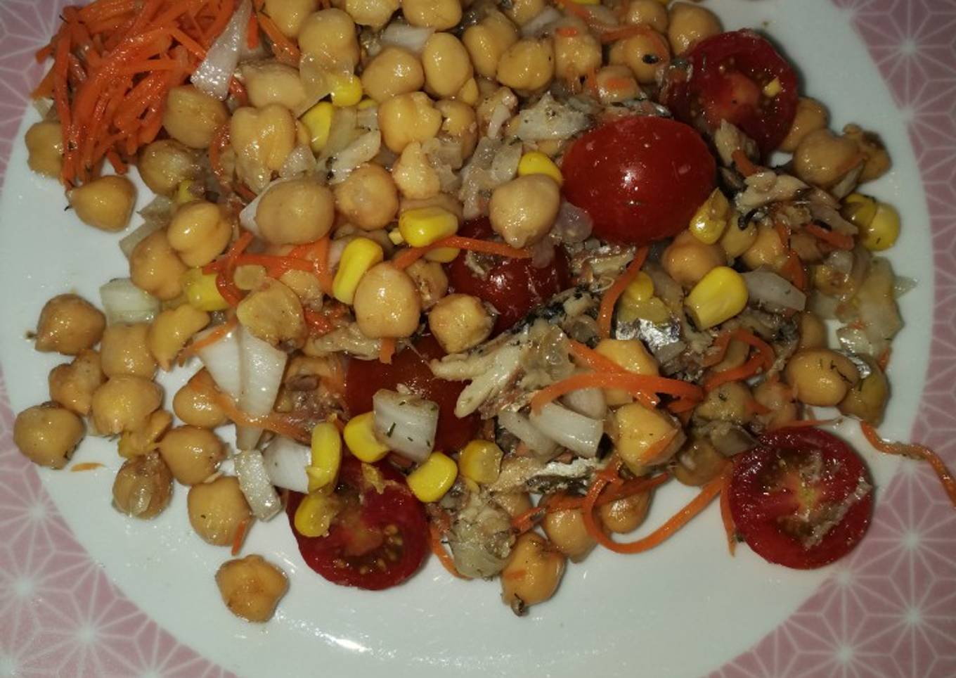 Ensalada de garbanzos con sardinas fresquita