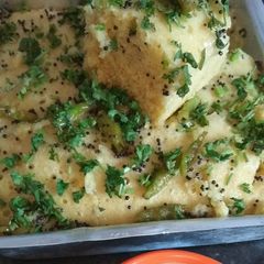 A picture of Nylon Khaman.