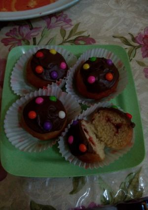 Foto resep Donat isi selai stawbery tabur rainbow chips