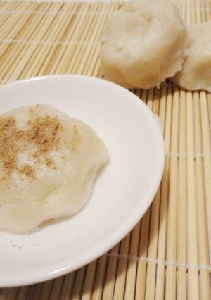 A picture of Rice Kolakata (Steamed Rice Balls).