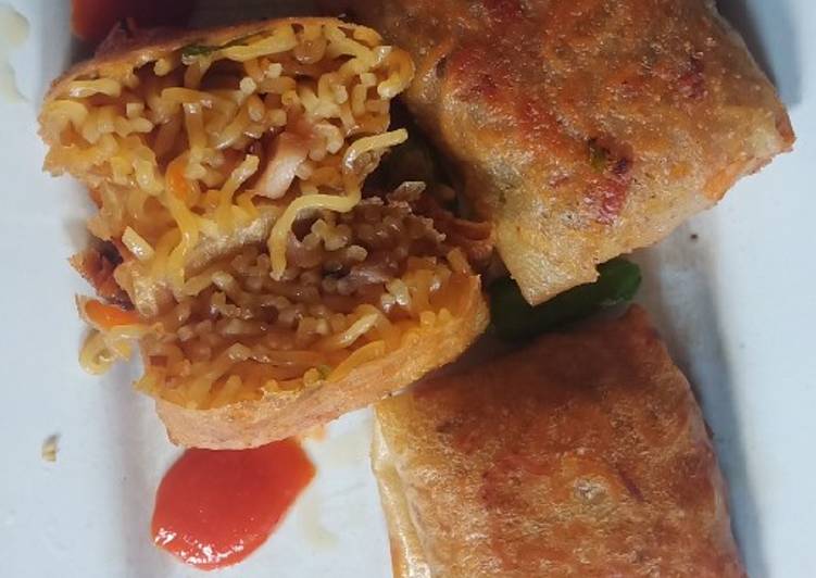 Lumpia indomie goreng